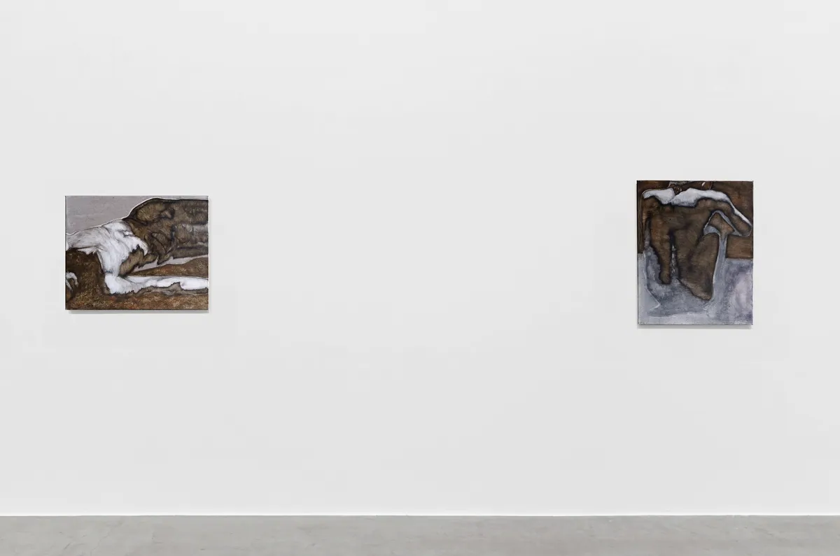 Sous terre, sous peau, 2025, Huile sur lin, 40 x 50 x 3,5 cm; Grey era, 2025, Huile sur lin, 50 x 40 x 3,5 cm, Collection privée